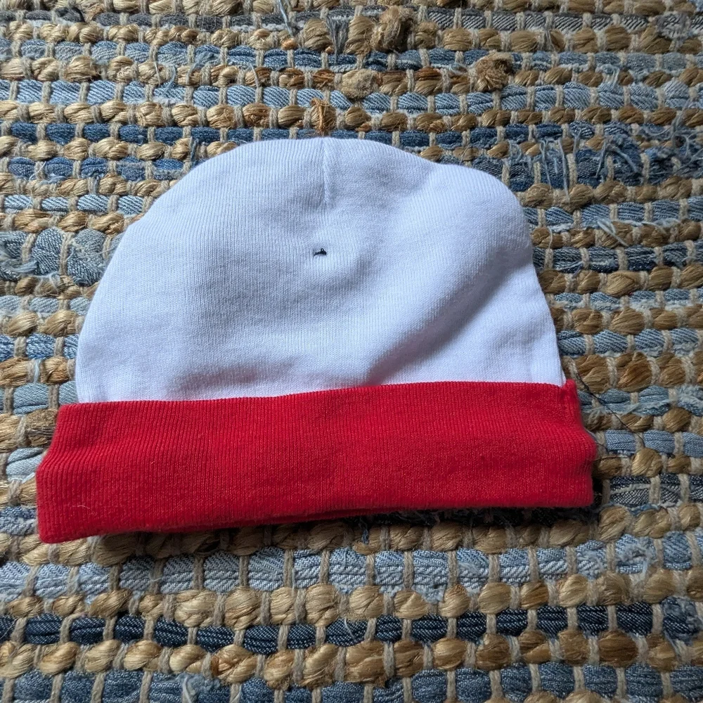 Converse All Star Beanie Hat White Red Knit Logo Patch Unisex 6 Months Casual St